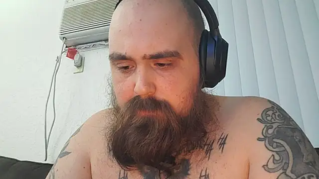 Snapshot of JakeThaSnake74 chatting on 11/16/25, 03:44 JakeThaSnake74 online show from 11/16/25, 03:44