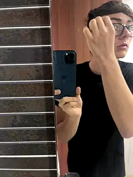 Boyfriend-Hot online show from 11/17/25, 10:25