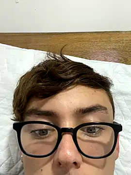 Boyfriend-Hot online show from 12/03/25, 01:28