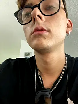 Boyfriend-Hot online show from 11/24/25, 04:01