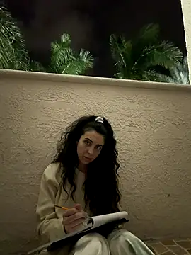 Snapshot of sometimesmiachristina chatting on 12/16/25, 12:26 sometimesmiachristina online show from 12/16/25, 12:26