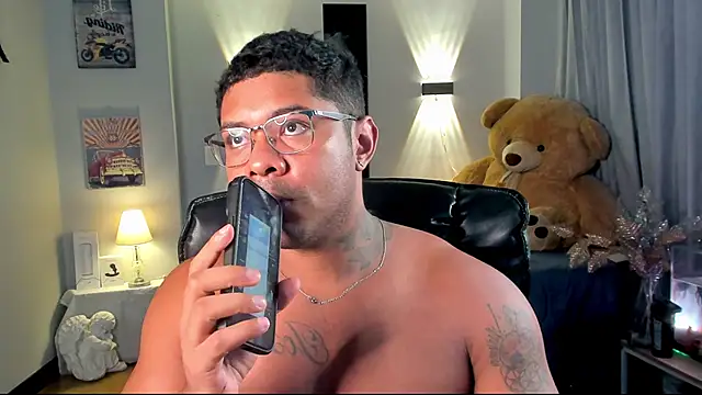 LEONHDZ online show from 11/23/25, 07:51