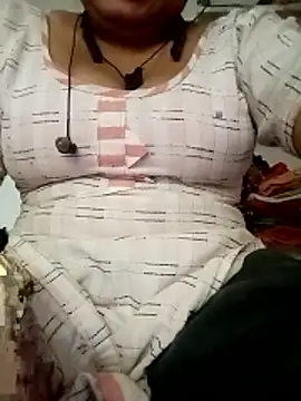 Snapshot of Menka_cut34 chatting on 06/11/26, 05:48 Menka cut34 online show from 06/11/26, 05:48