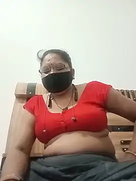 Snapshot of Menka_cut34 chatting on 06/11/26, 12:43 Menka cut34 online show from 06/11/26, 12:43