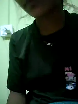 Snapshot of Menka_cut34 chatting on 12/19/25, 01:09 Menka cut34 online show from 12/19/25, 01:09