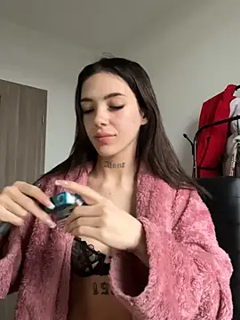 Snapshot of lunababy77 chatting on 02/06/26, 03:08 lunababy77 online show from 02/06/26, 03:08