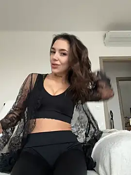 Snapshot of lunababy77 chatting on 02/21/26, 03:03 lunababy77 online show from 02/21/26, 03:03