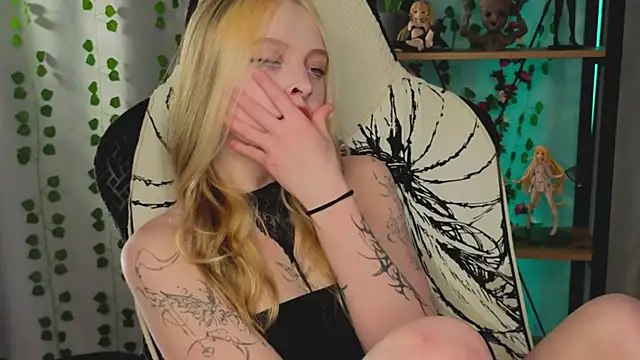 ElvenQueen online show from 02/28/26, 03:33