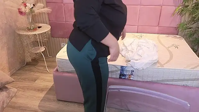 SpicyCarlaXX online show from 02/03/26, 07:08