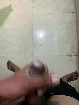 Fuckstar2001xh online show from 12/03/25, 06:36