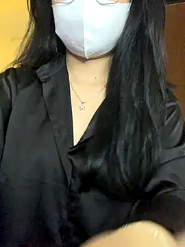 Hanni 22 online show from 11/19/25, 08:47