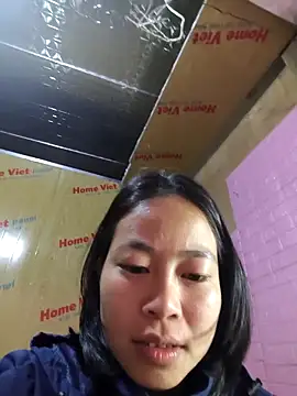 Snapshot of Cat-meow chatting on 11/17/25, 12:58 Cat-meow online show from 11/17/25, 12:58