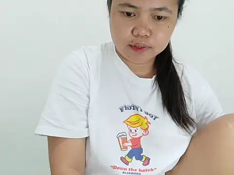 Snapshot of Sweetbigtits_69 chatting on 11/26/25, 05:13 Sweetbigtits 69 online show from 11/26/25, 05:13