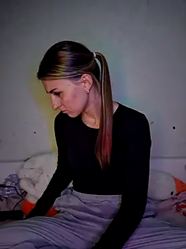 Snapshot of carolinakis_ chatting on 02/14/26, 08:31 carolinakis online show from 02/14/26, 08:31