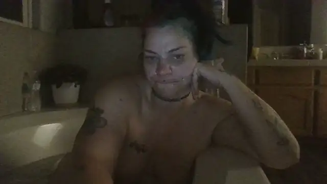 Snapshot of anitabonghit chatting on 04/13/26, 12:31 anitabonghit online show from 04/13/26, 12:31