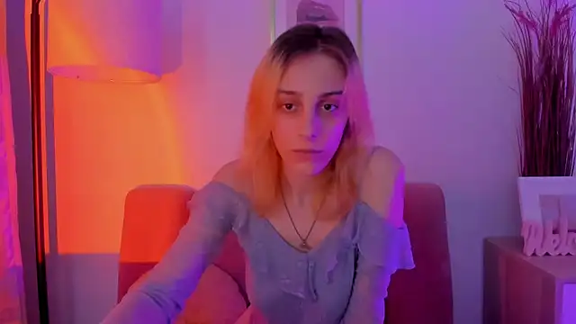 MiilaGlow online show from 12/04/25, 03:11