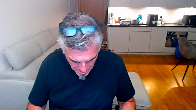 Buidapest online show from 03/27/26, 10:33