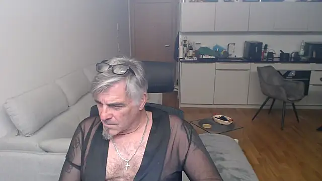 Buidapest online show from 04/04/26, 04:30