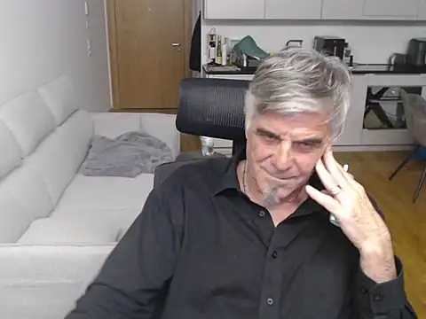 Buidapest online show from 04/14/26, 12:48