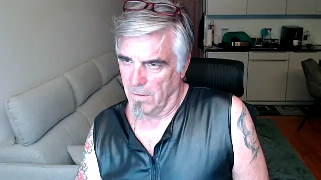 Buidapest online show from 05/10/26, 08:54