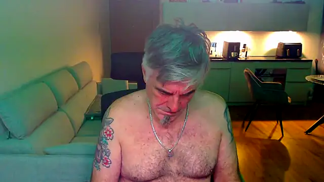 Buidapest online show from 03/25/26, 04:12