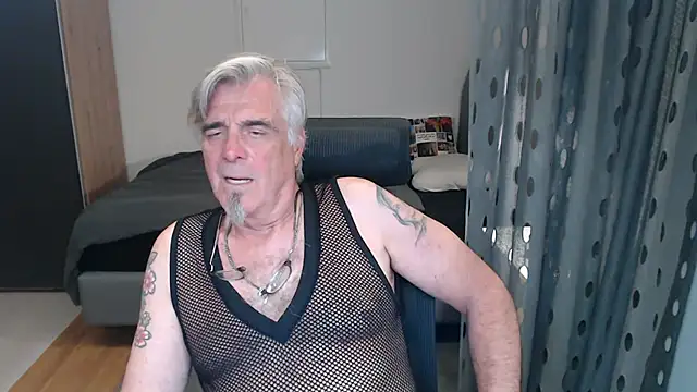 Snapshot of Buidapest chatting on 07/08/26, 02:57 Buidapest online show from 07/08/26, 02:57