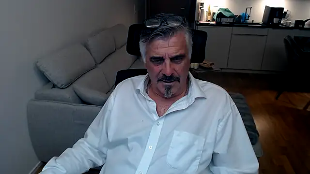 Buidapest online show from 02/05/26, 12:50