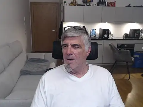 Buidapest online show from 04/12/26, 12:19