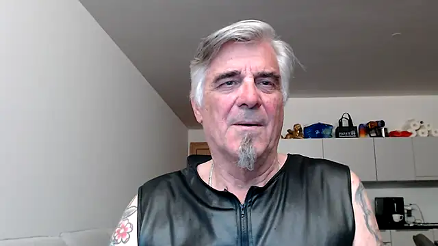 Buidapest online show from 05/10/26, 02:59