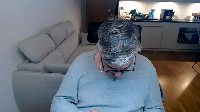 Buidapest online show from 02/16/26, 04:11