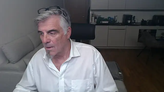 Buidapest online show from 04/05/26, 06:58