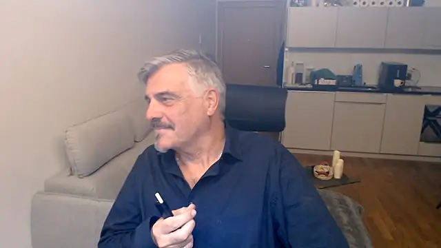 Buidapest online show from 12/17/25, 10:37