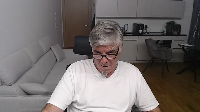 Buidapest online show from 04/01/26, 09:01