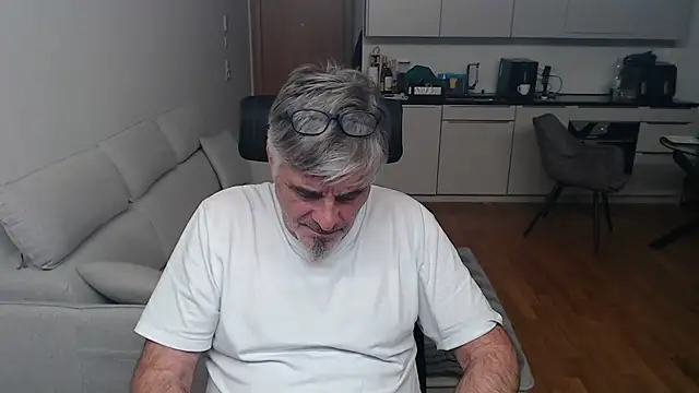 Buidapest online show from 04/01/26, 01:51