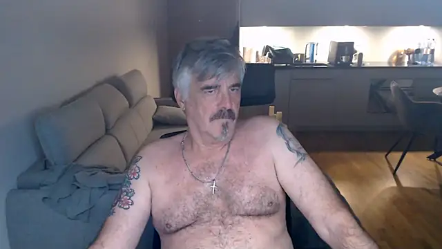 Buidapest online show from 12/15/25, 02:39