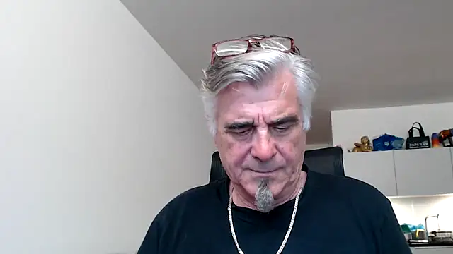 Buidapest online show from 05/16/26, 06:12