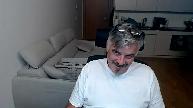 Buidapest online show from 02/02/26, 11:59