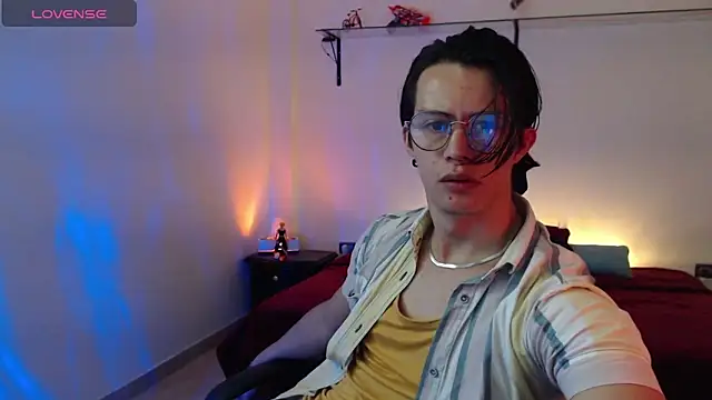 Snapshot of Brandon_starkk chatting on 05/15/26, 07:23 Brandon starkk online show from 05/15/26, 07:23