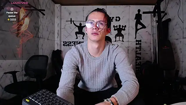 Brandon starkk online show from 04/18/26, 03:42