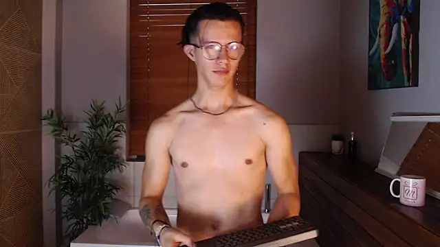 Brandon starkk online show from 12/04/25, 12:37