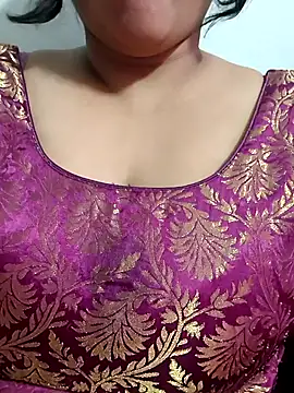 Winter XOXO online show from 12/14/25, 06:02