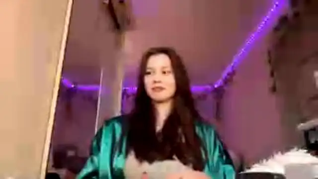 Snapshot of CutieSlim chatting on 11/17/25, 06:06 CutieSlim online show from 11/17/25, 06:06