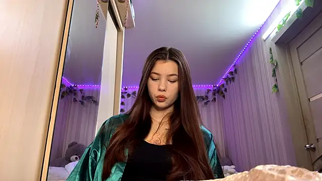 CutieSlim online show from 12/04/25, 10:03