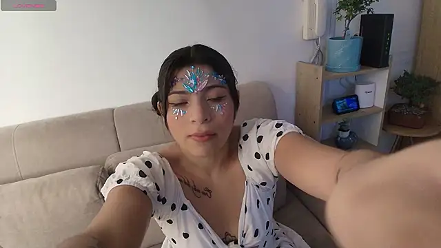 Emyii  online show from 03/06/26, 02:39