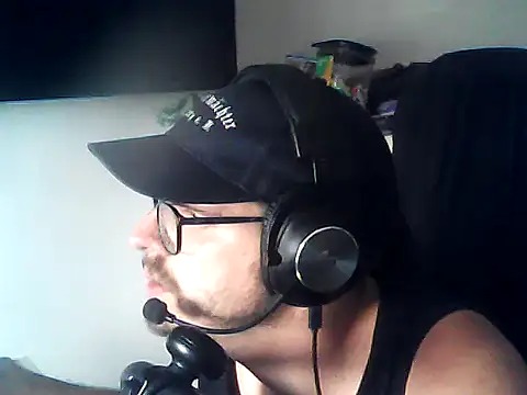 Snapshot of DesertedMonoxide chatting on 06/30/26, 03:23 DesertedMonoxide online show from 06/30/26, 03:23