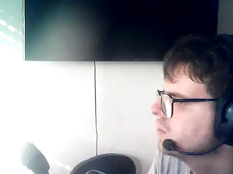 Snapshot of DesertedMonoxide chatting on 05/08/26, 04:22 DesertedMonoxide online show from 05/08/26, 04:22