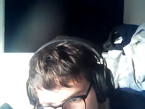 Snapshot of DesertedMonoxide chatting on 05/14/26, 04:04 DesertedMonoxide online show from 05/14/26, 04:04