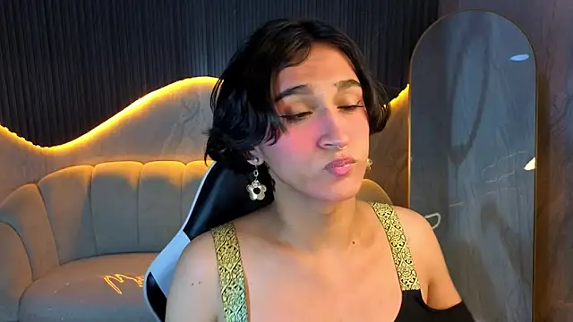 zoe tp online show from 12/19/25, 07:49