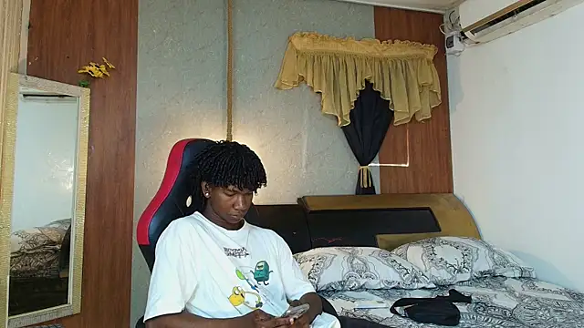 Snapshot of negga_cum chatting on 05/28/26, 01:39 negga cum online show from 05/28/26, 01:39