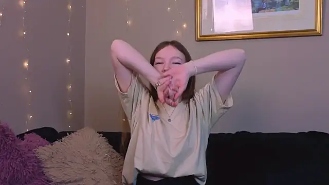 MelvinaEbner online show from 12/02/25, 07:43